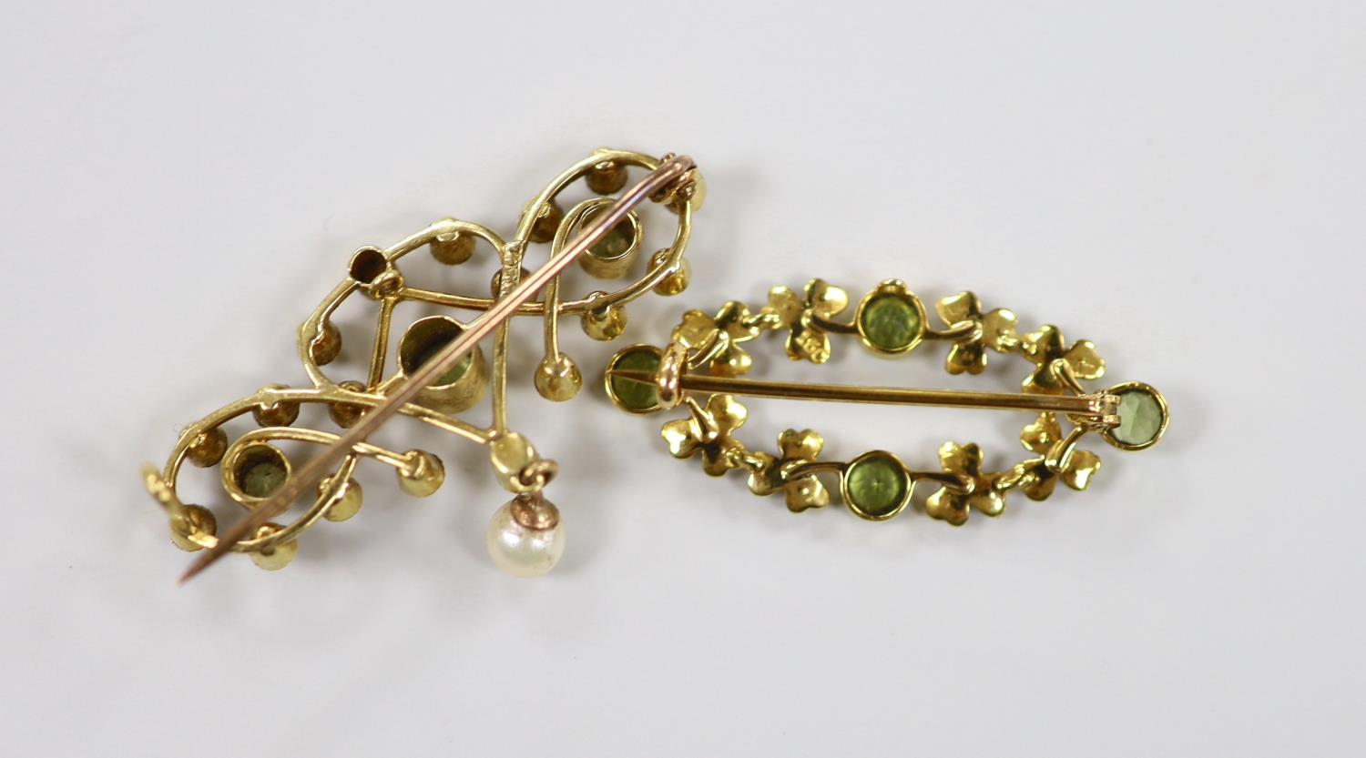 Two late Victorian 15ct, peridot and seed pearl set brooches, one with drop pearl, 41mm, gross - Image 2 of 2