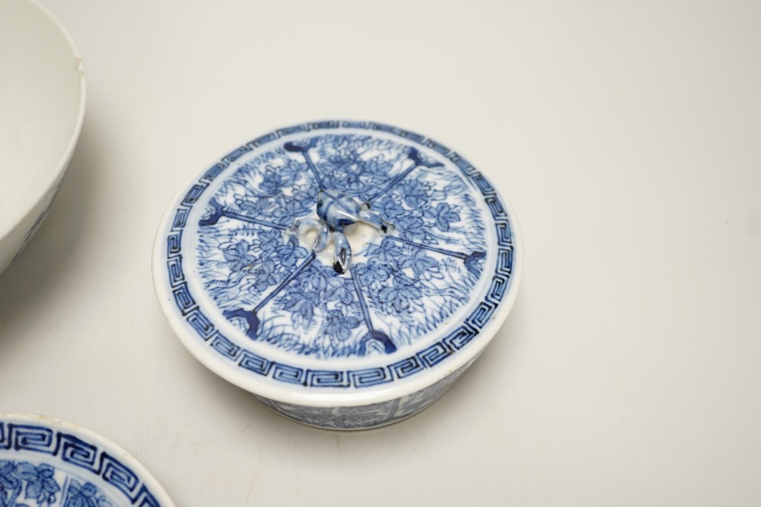 A A Chinese blue and white Dragon medallion bowl, 16.3 cm, a blue and white pot cover and stand - Image 3 of 14