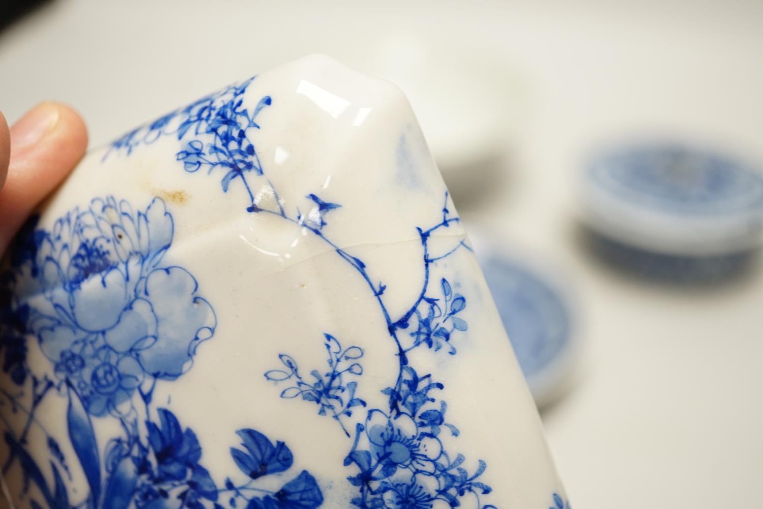 A A Chinese blue and white Dragon medallion bowl, 16.3 cm, a blue and white pot cover and stand - Image 8 of 14