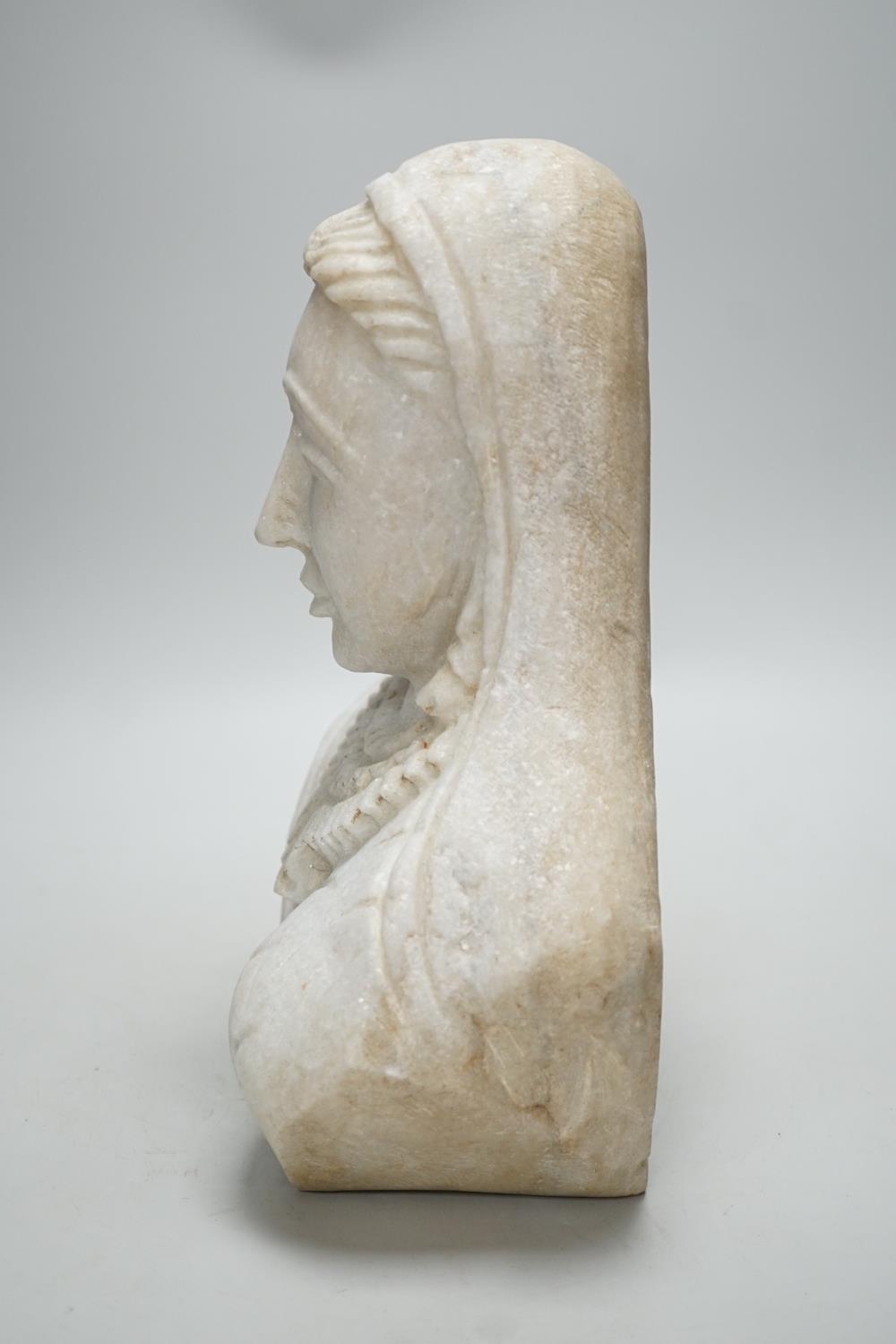 An Indian carved marble bust, 31cm - Image 2 of 5