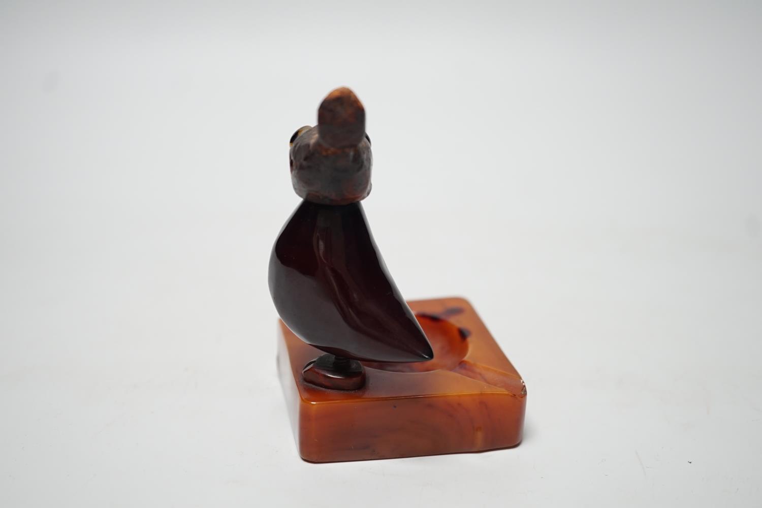 A cherry amber Bakelite and butterscotch phenolic YZ style bird ashtray, 10cm - Image 4 of 6