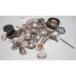 Sundry silver and jewellery items, including a Georgian salt, silver bracelet, sterling pencil,