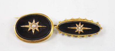 A Victorian 15ct, black onyx and seed pearl set oval mourning brooch, 29mm, gross 10.5 grams, and