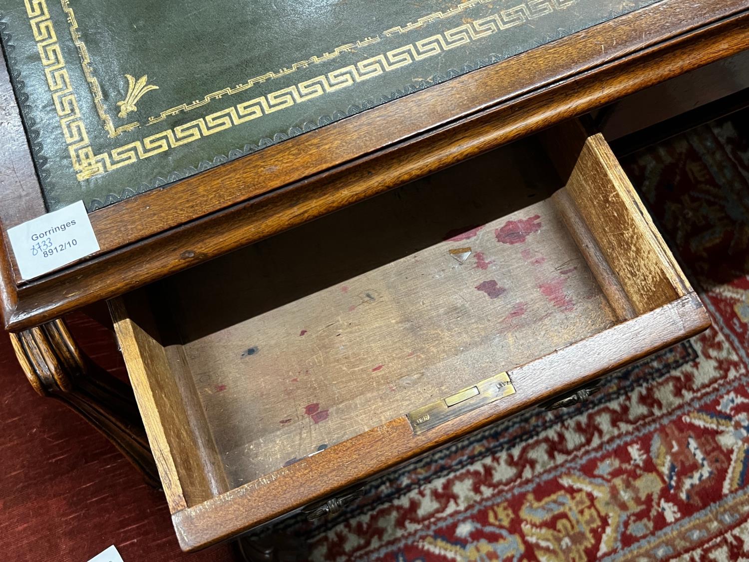 An early 20th century mahogany leather topped pedestal desk, width 137cm, depth 75cm, height 74cm - Image 3 of 4