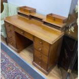 A Victorian mahogany kneehole dressing table, width 126cm, depth 58cm, height 86cm