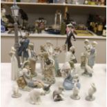 A collection of Lladro figurines (19)