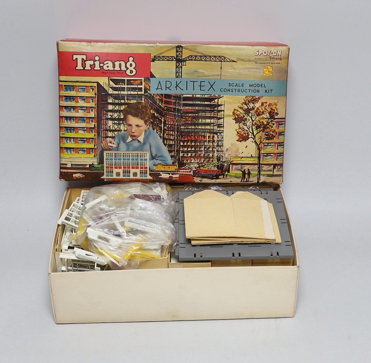 Triang Spot On Arkitex Construction set with handbook in original box