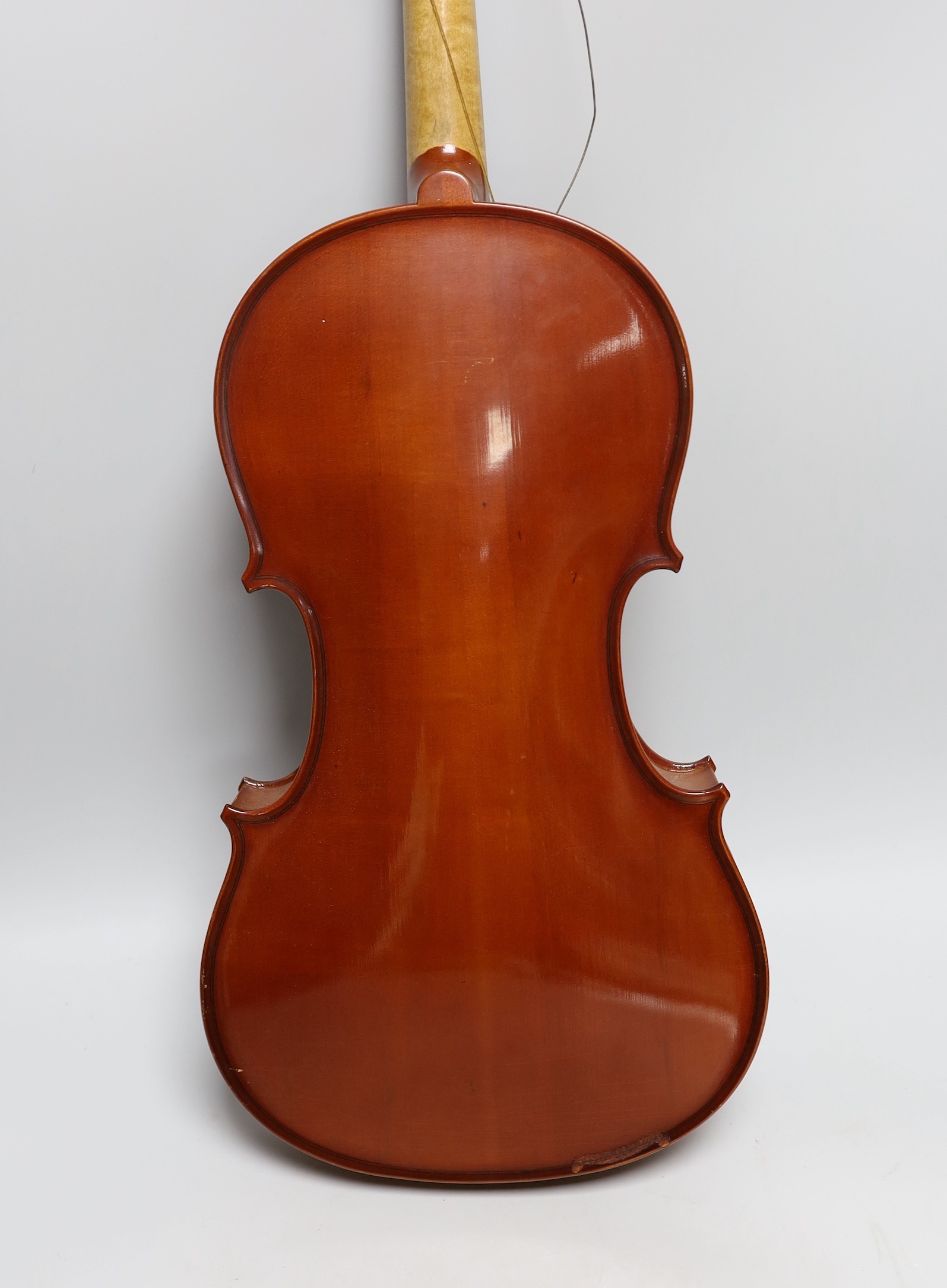 A cased viola and bow, viola back measures, 40.5cm - Image 8 of 15