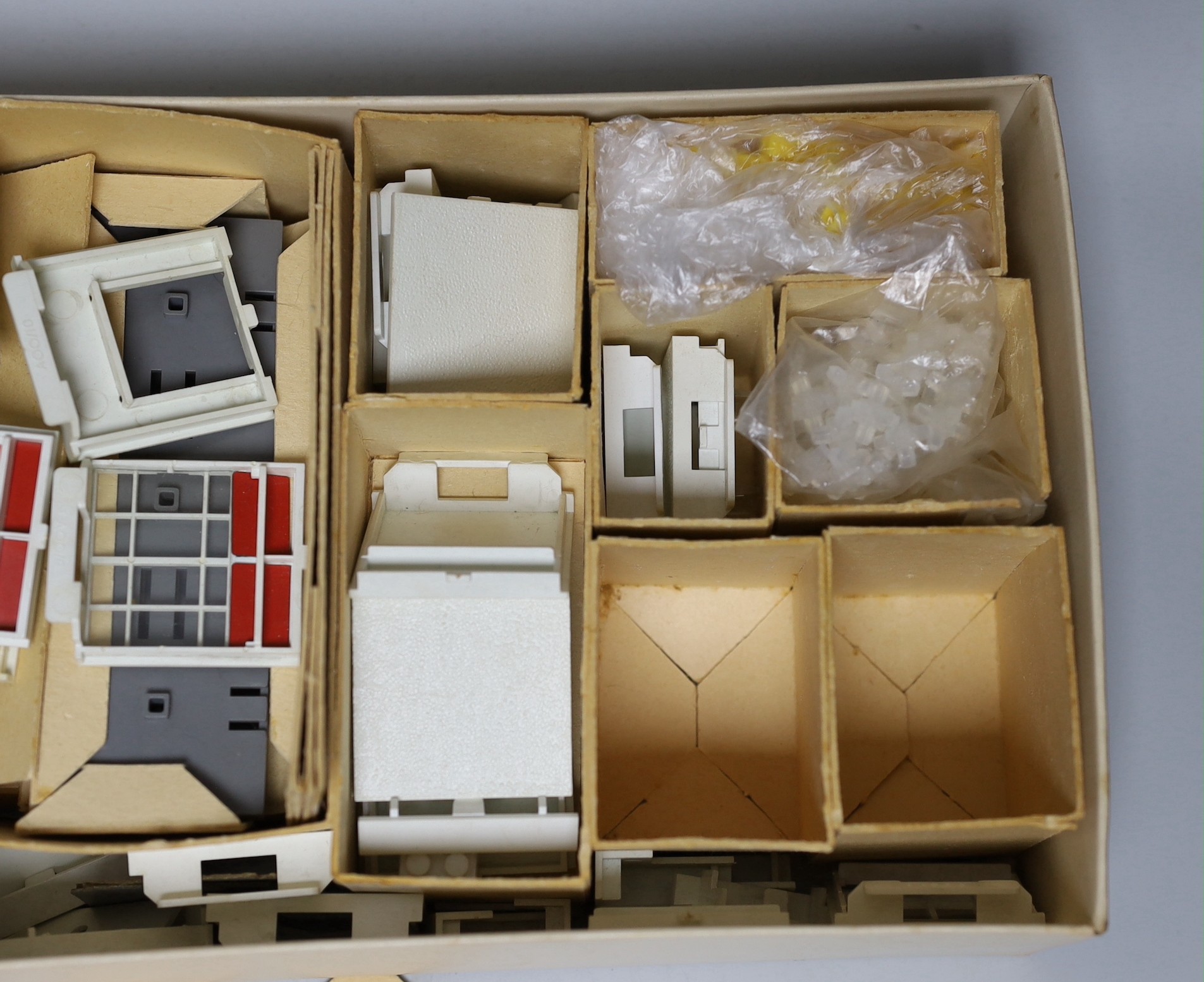 Triang Spot On Arkitex Construction set with handbook in original box - Image 4 of 4