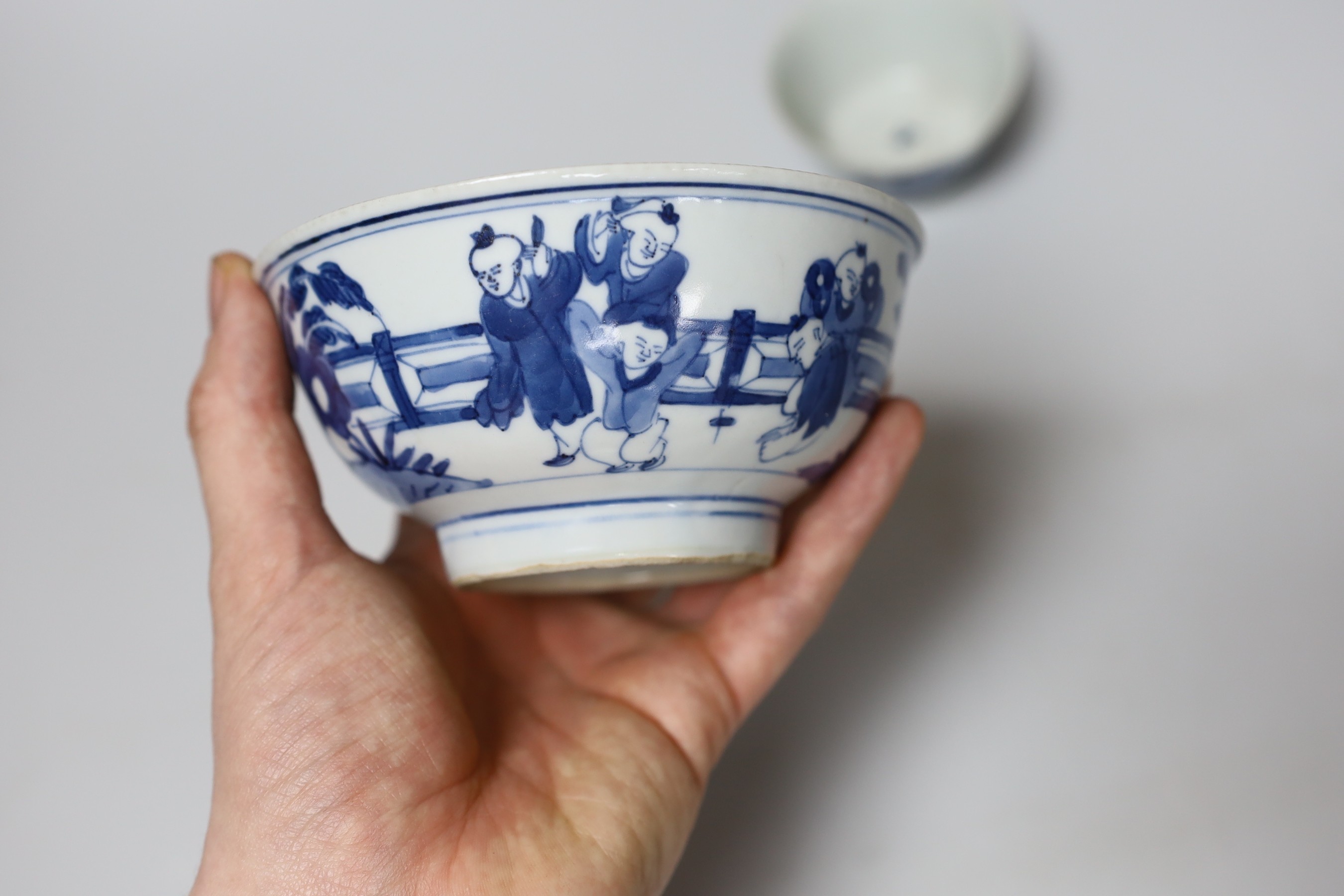 A Chinese Kangxi blue and white tea bowl and saucer, and a blue and white bowl, largest 13cm - Image 4 of 6