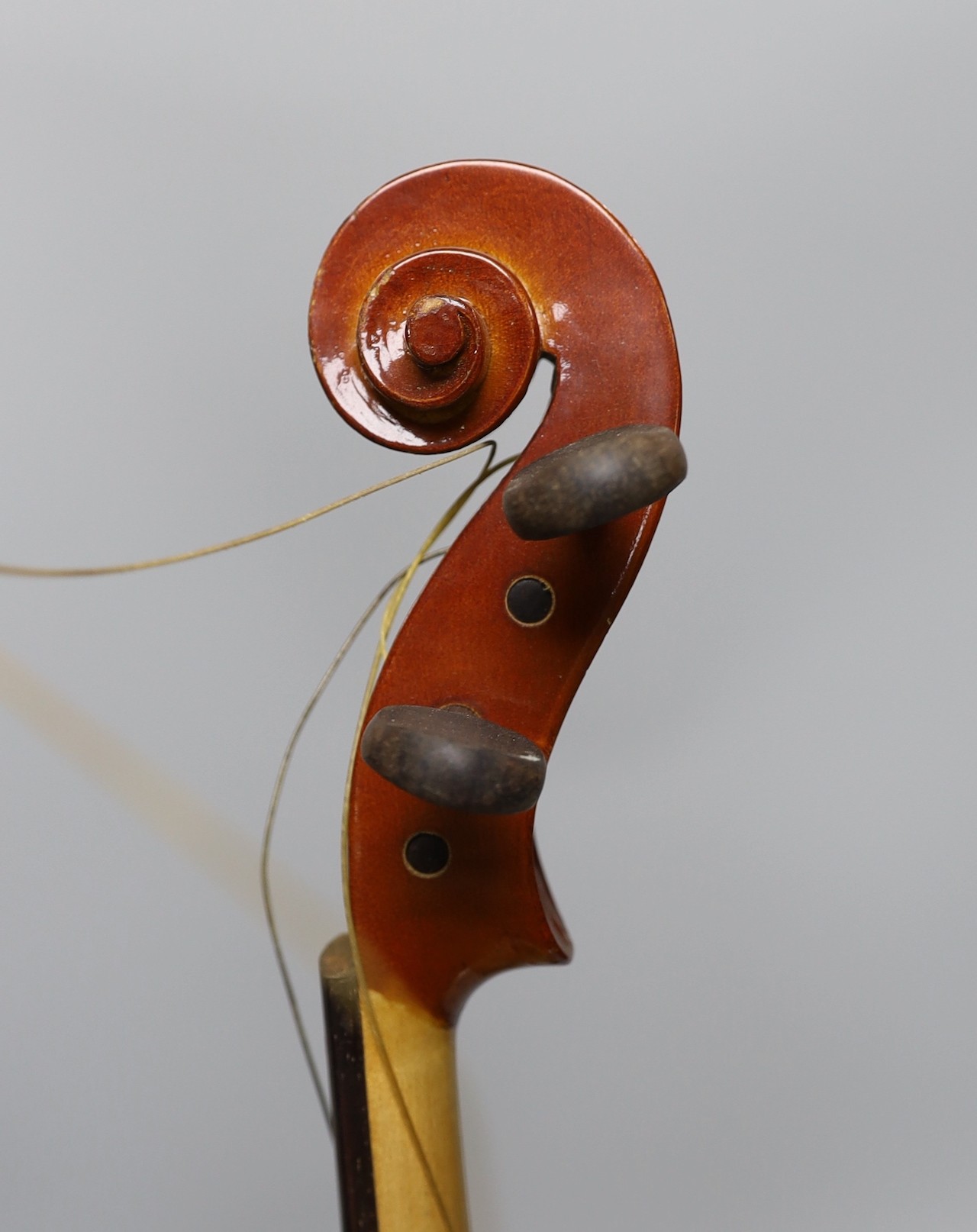 A cased viola and bow, viola back measures, 40.5cm - Image 5 of 15