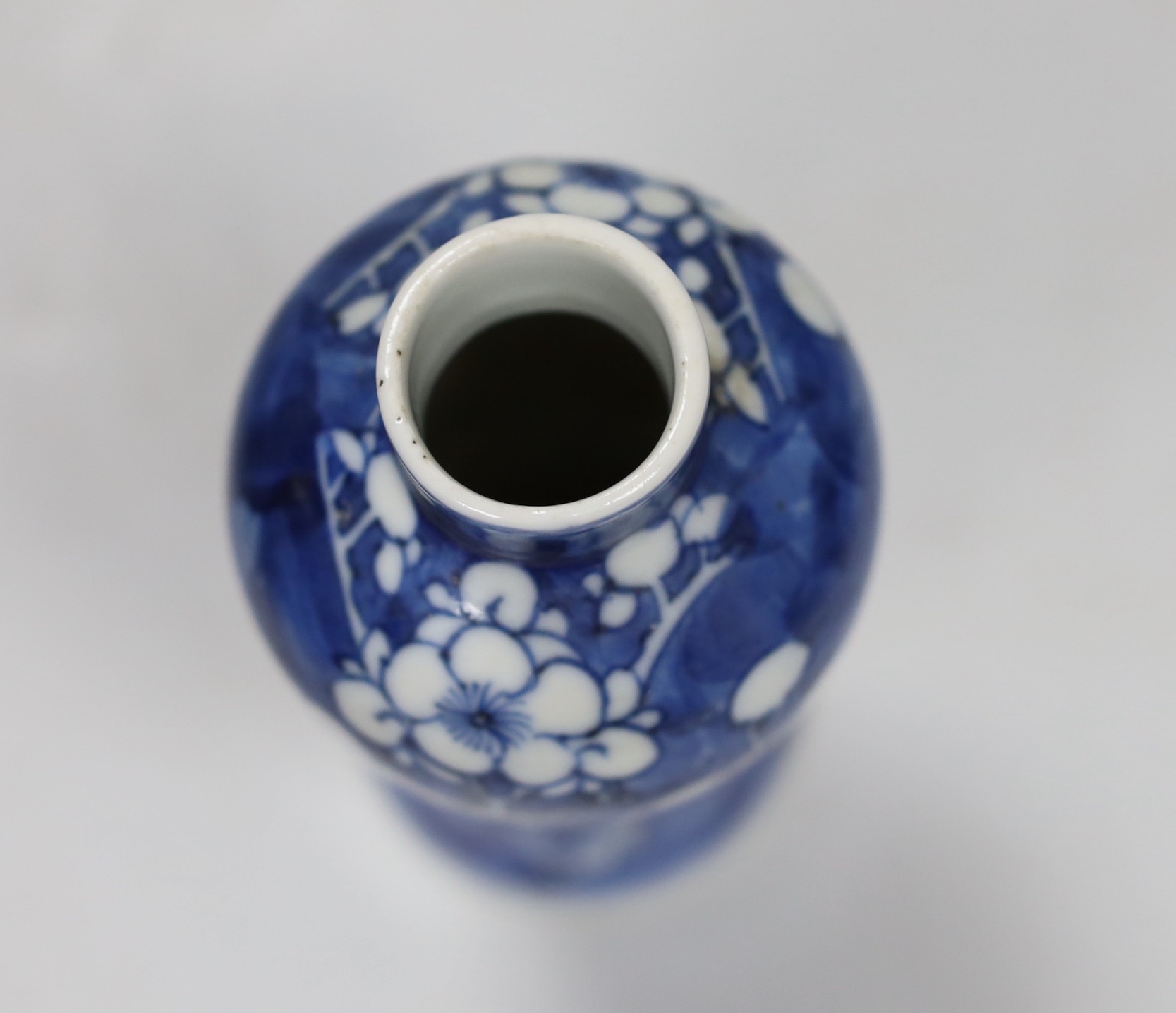 A 19th century Chinese blue and white prunus vase, 13.5cm tall - Image 3 of 4