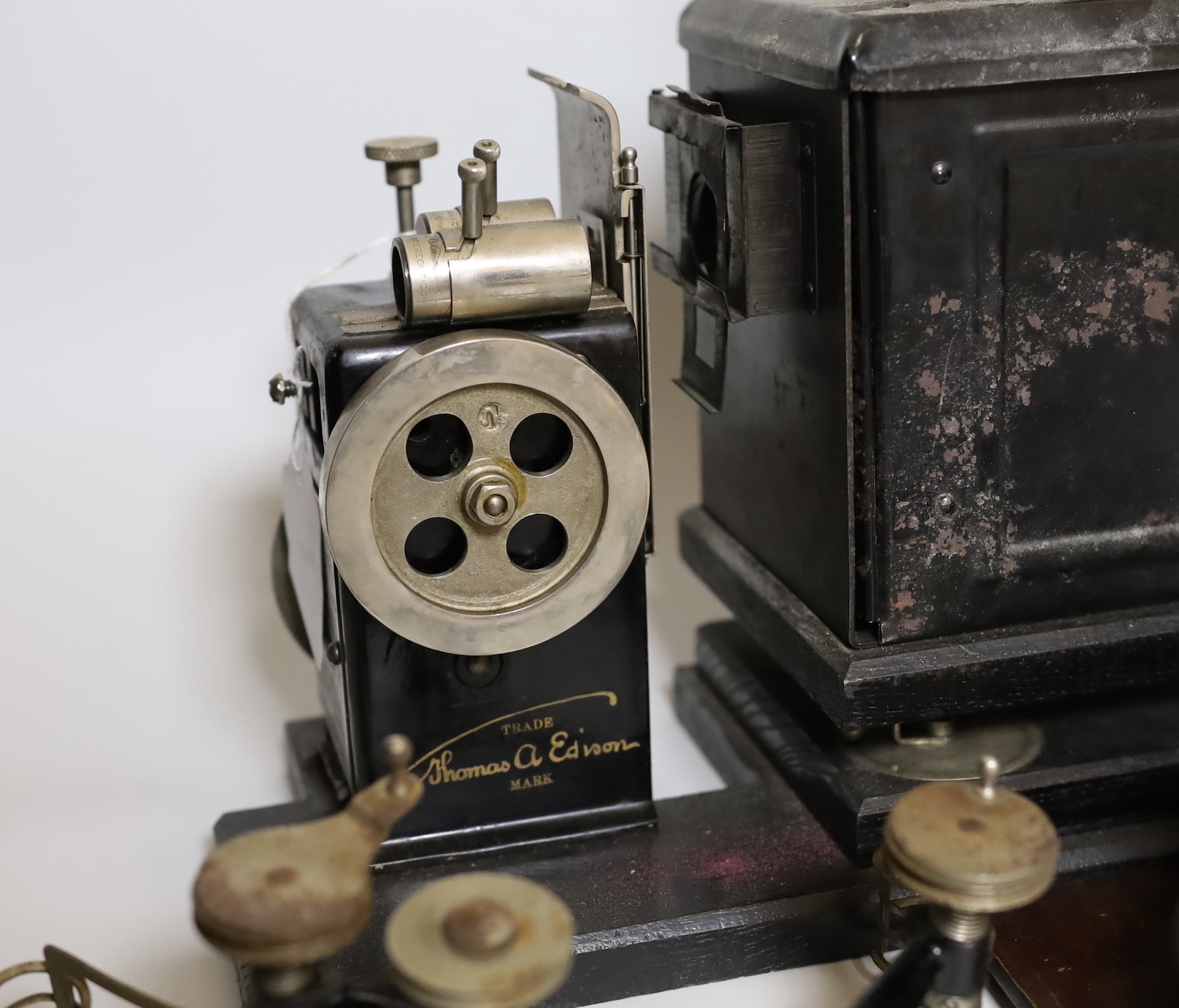 An Edison home kinetoscope, serial number 2364 and a Ross London Patent lens - Image 4 of 5