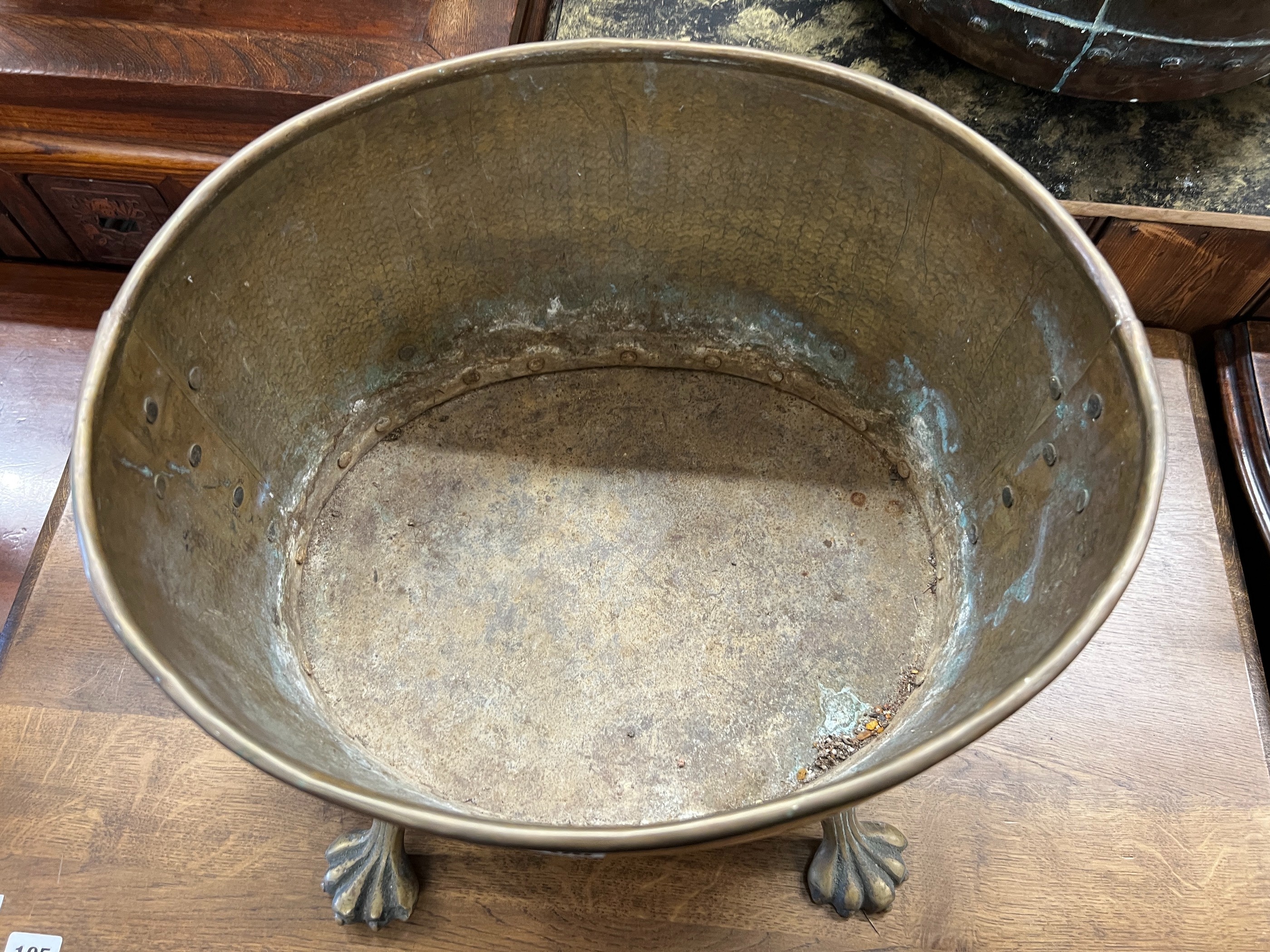 An oval brass Dutch style coal bin, width 41cm, depth 36cm, height 31cm - Image 3 of 3