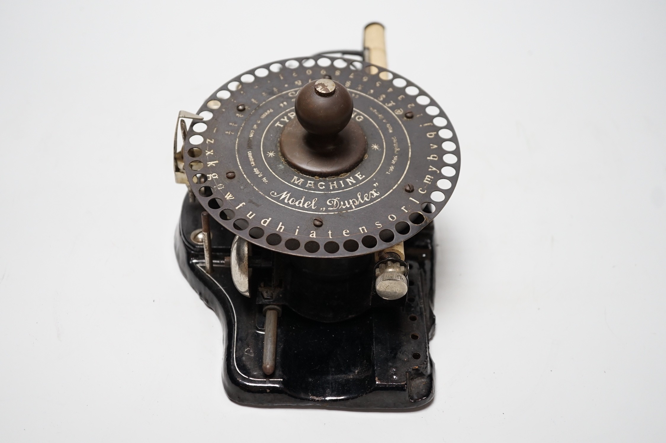 An early 20th century Liliput Duplex Index typewriter (damaged) - Image 2 of 3