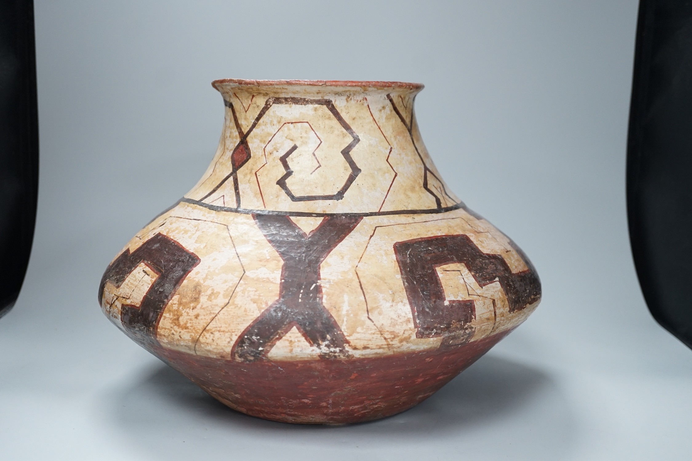 A Shipibo pottery water vessel with geometric pattern, Peru, 26cm tall - Image 5 of 12