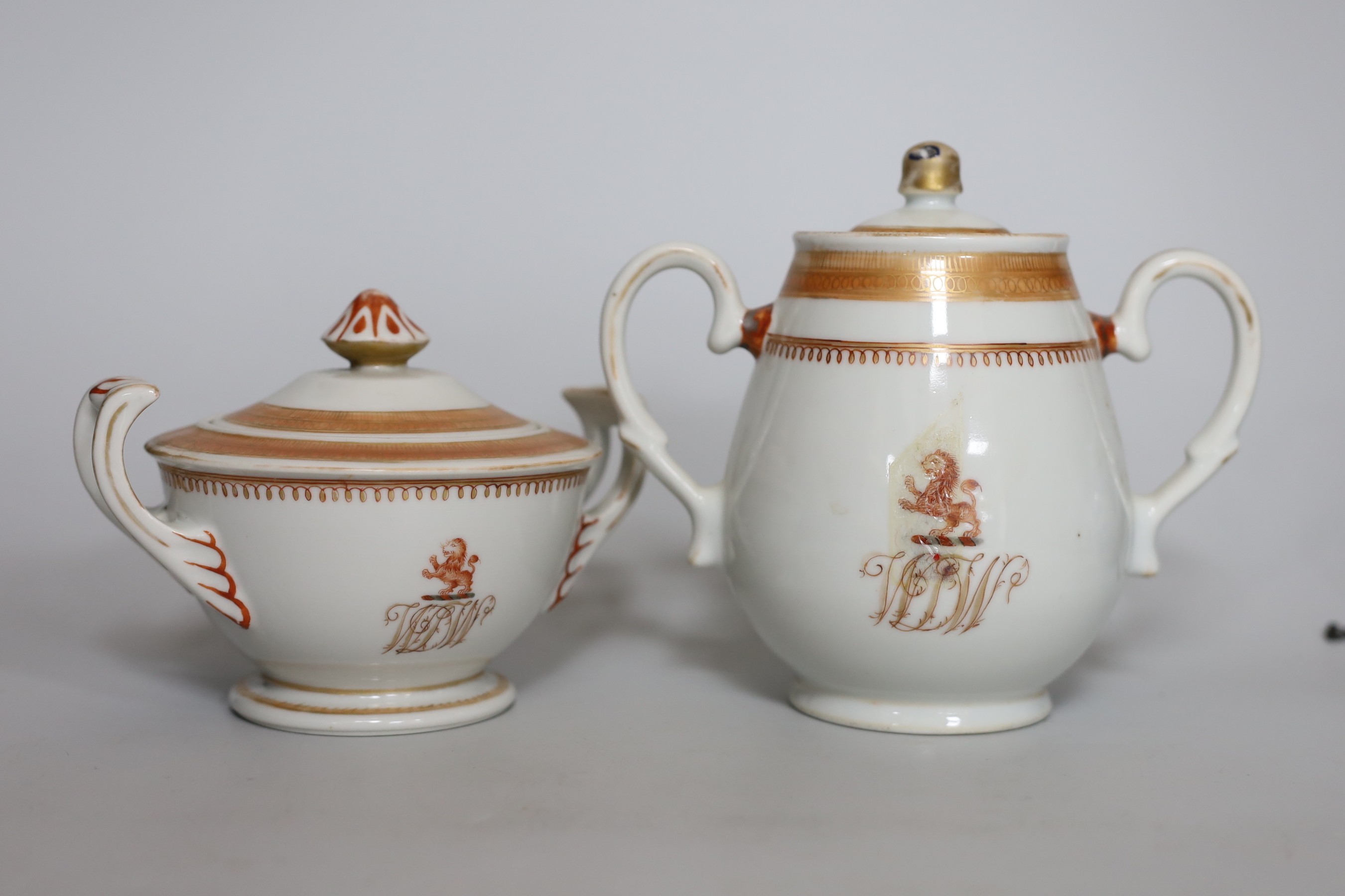 A group of Chinese Qianlong - Jiaqing porcelain tea wares, a rare snuff bottle and a French armorial - Image 5 of 10
