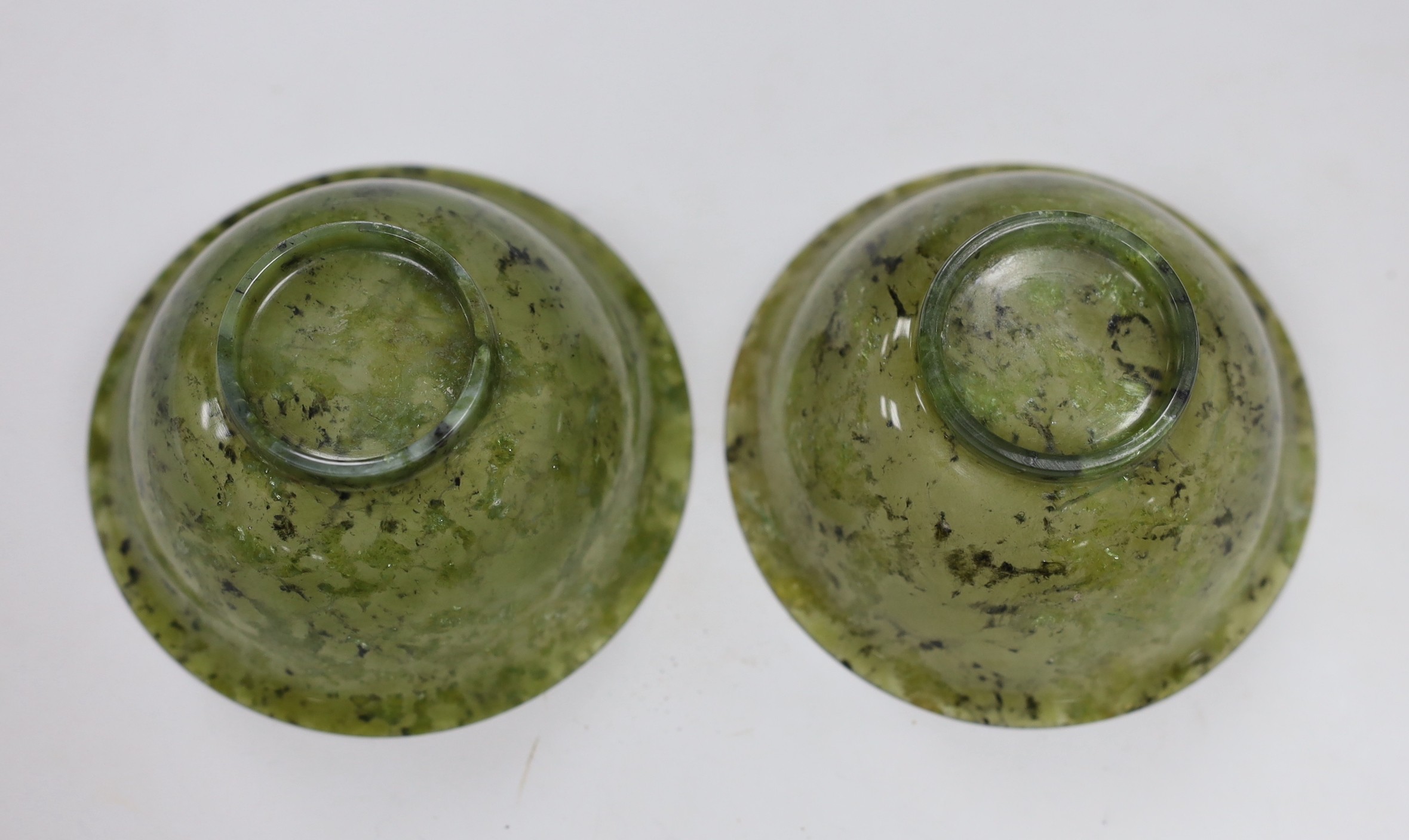 A pair of Chinese moss agate cups, 10cm - Image 3 of 3