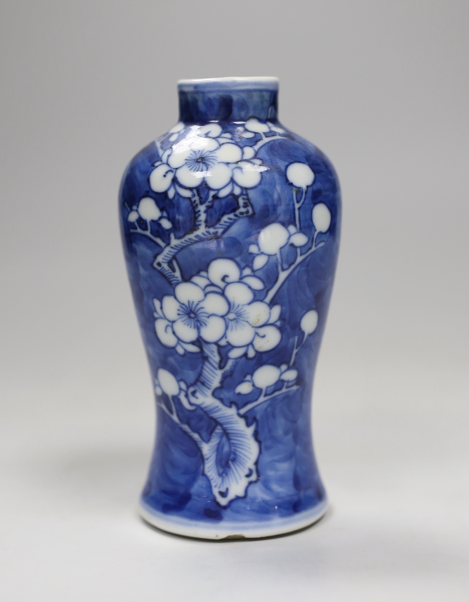 A 19th century Chinese blue and white prunus vase, 13.5cm tall - Image 2 of 4