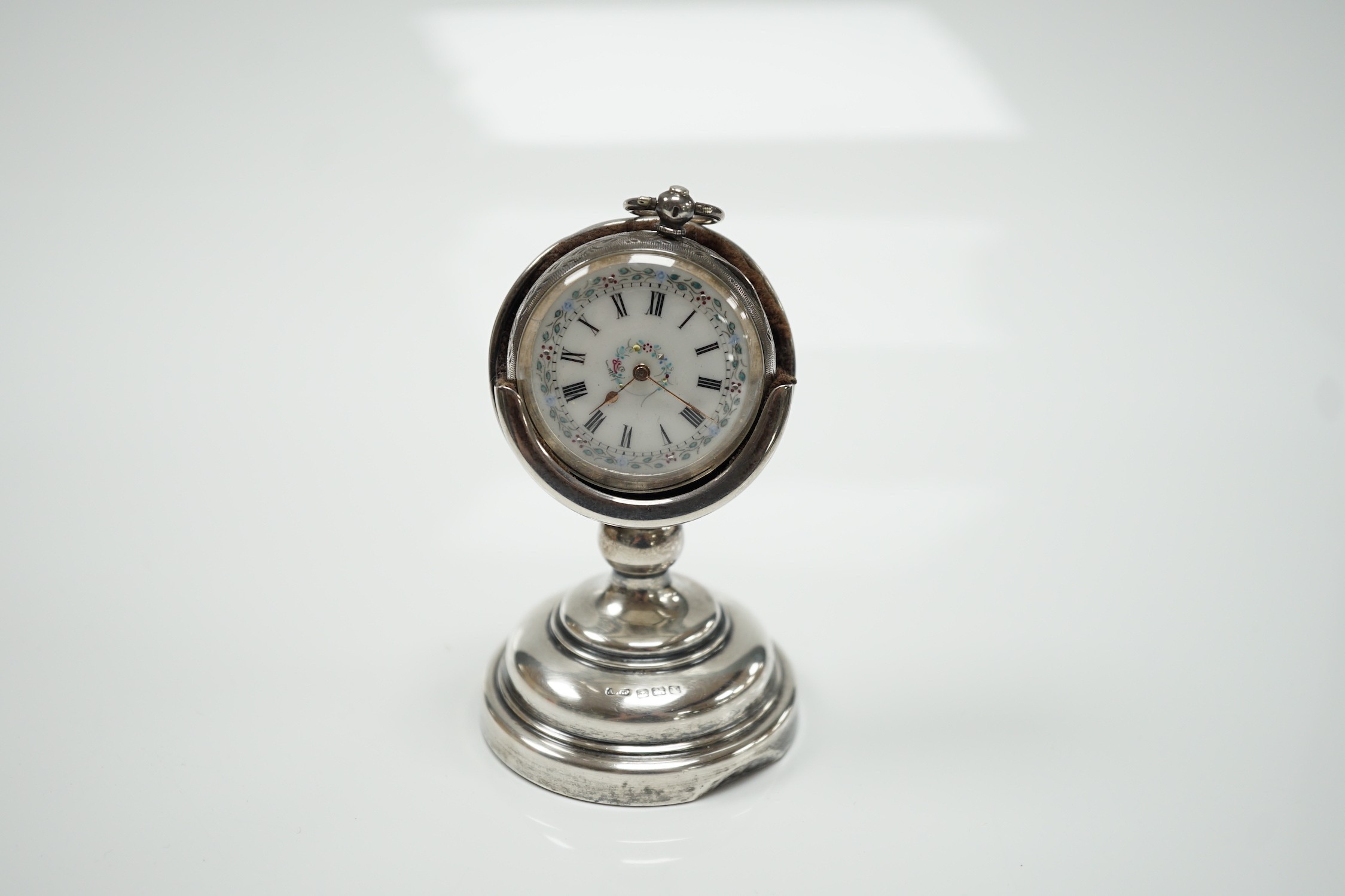 A George V silver mounted fob watch stand, Birmingham, 1923, 79mm, containing a Swiss white metal - Image 2 of 6