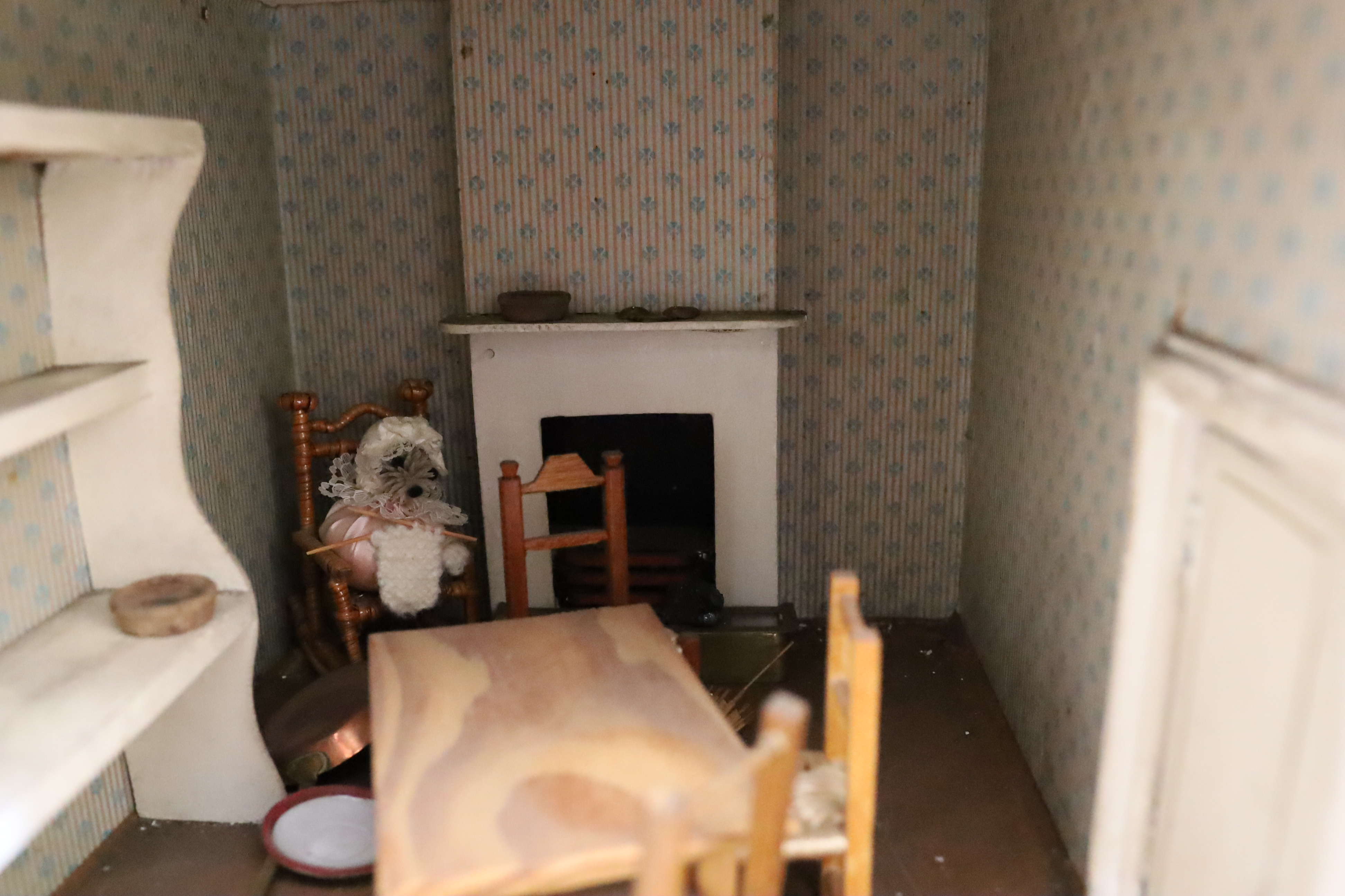 A G. and J. Lines furnished dolls’ house of 'Kits Koty' type, early 20th century, modelled as a - Image 5 of 8