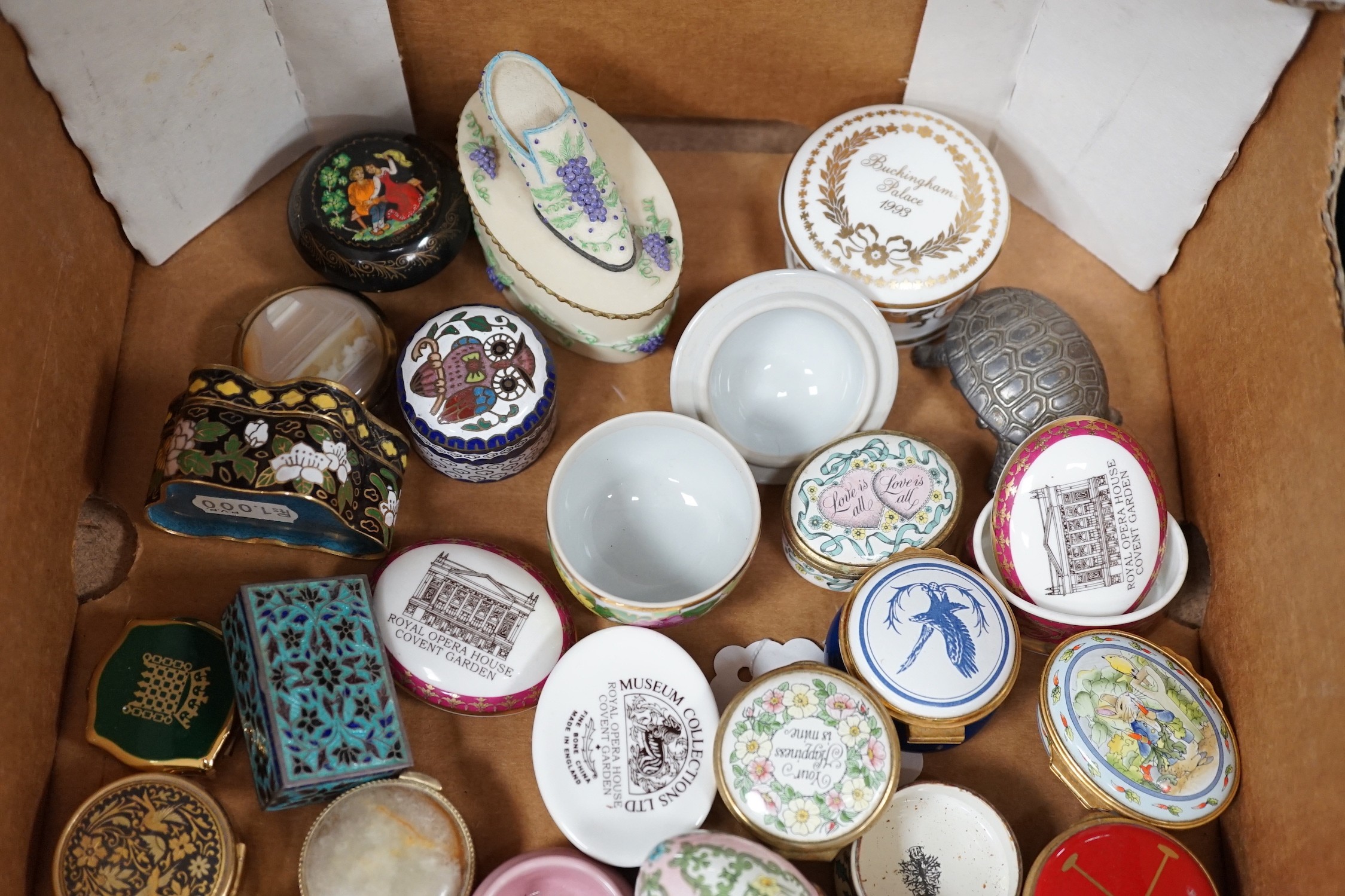 Thirteen assorted Halcyon Days and Staffordshire enamel boxes - Image 3 of 3