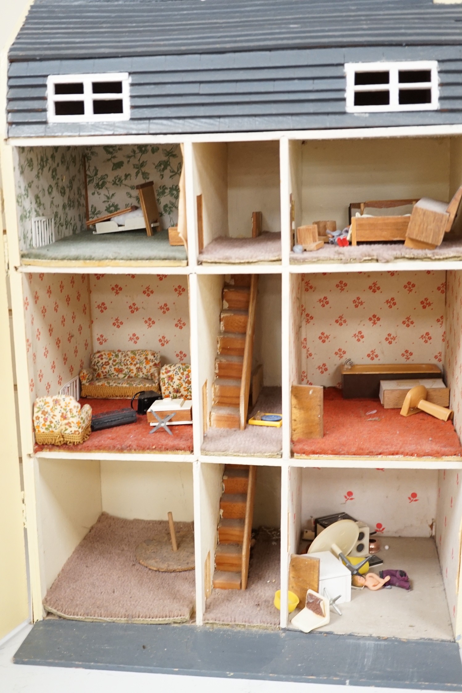 Doll's house based on a Georgian Bath townhouse, with contents,43cms wide x 71cms high - Image 2 of 5