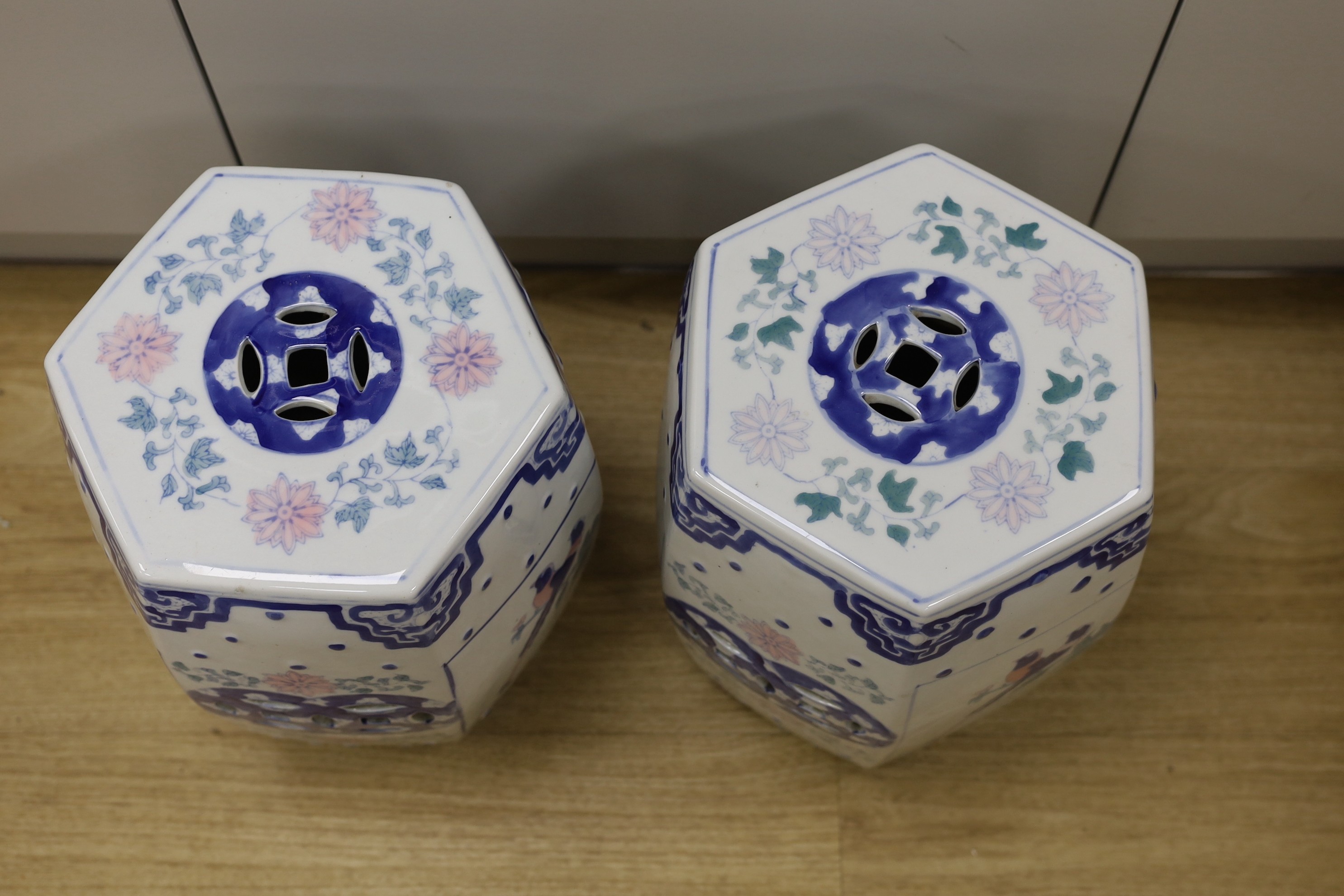 A pair of Chinese porcelain decorative garden seats, 37cms high - Image 3 of 3