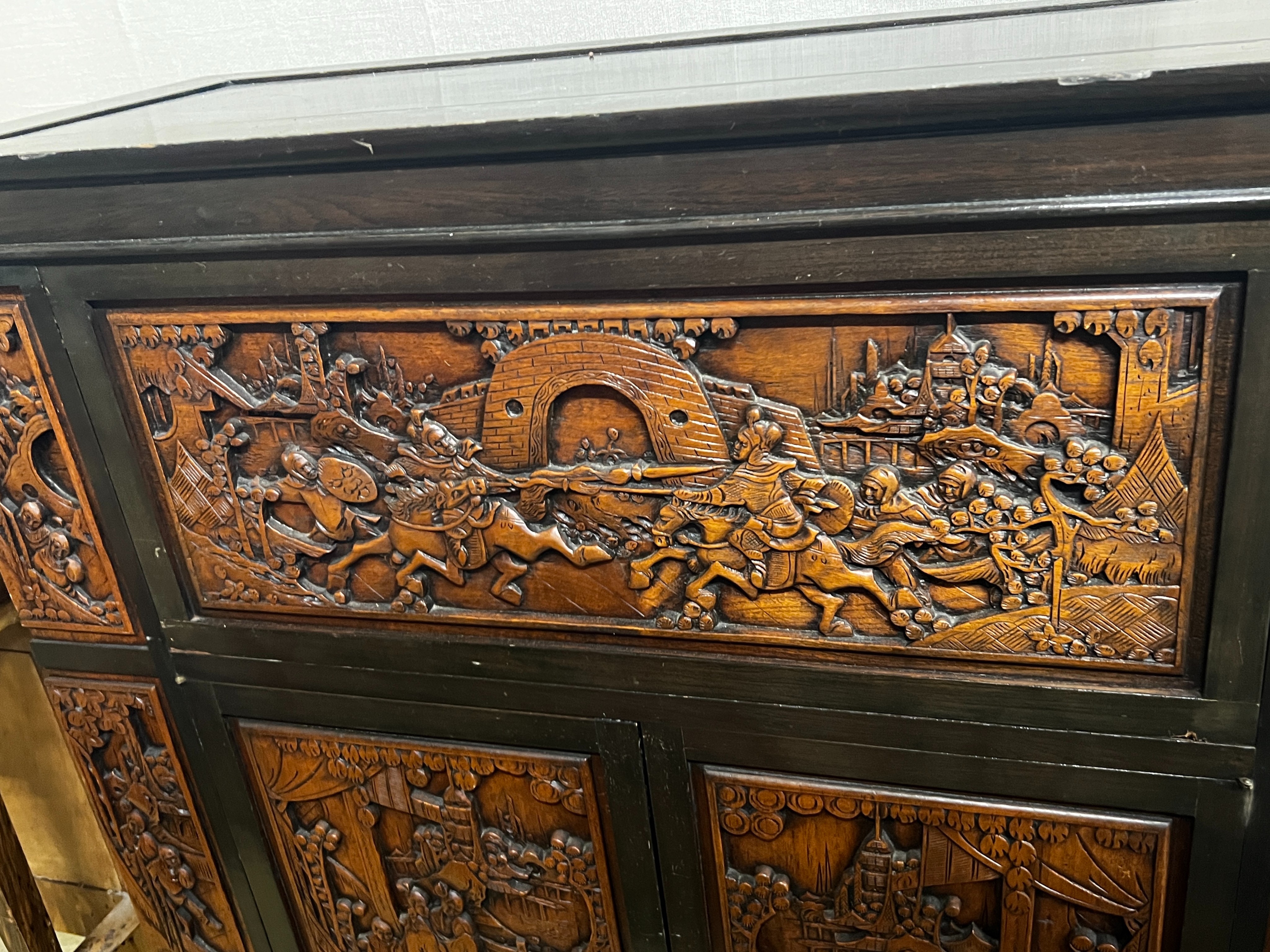 A Chinese carved hinged top cocktail cabinet with mirrored interior, width 111cm, depth 46cm, height - Image 3 of 9