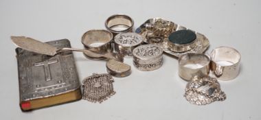 Sundry small silver including four assorted napkin rings, mounted bible, butter knife, pin tray,