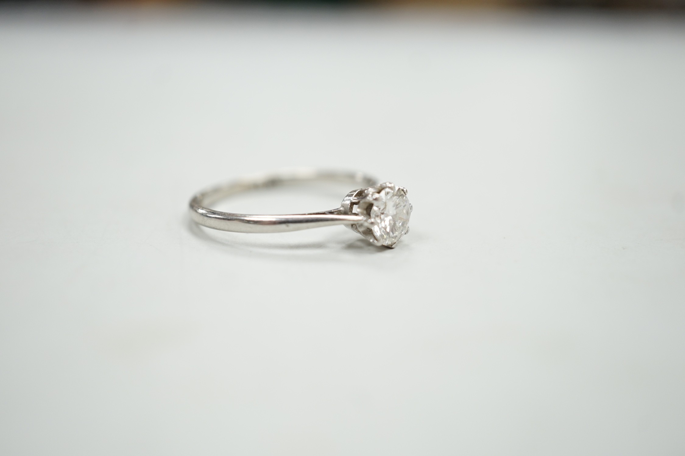 A white metal (stamped plat) and solitaire diamond ring, size P, gross weight 2.9 grams, the stone - Image 3 of 5