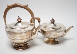 A George V silver tea kettle and teapot by Walker & Hall, Birmingham, 1919 & 1922, kettle height