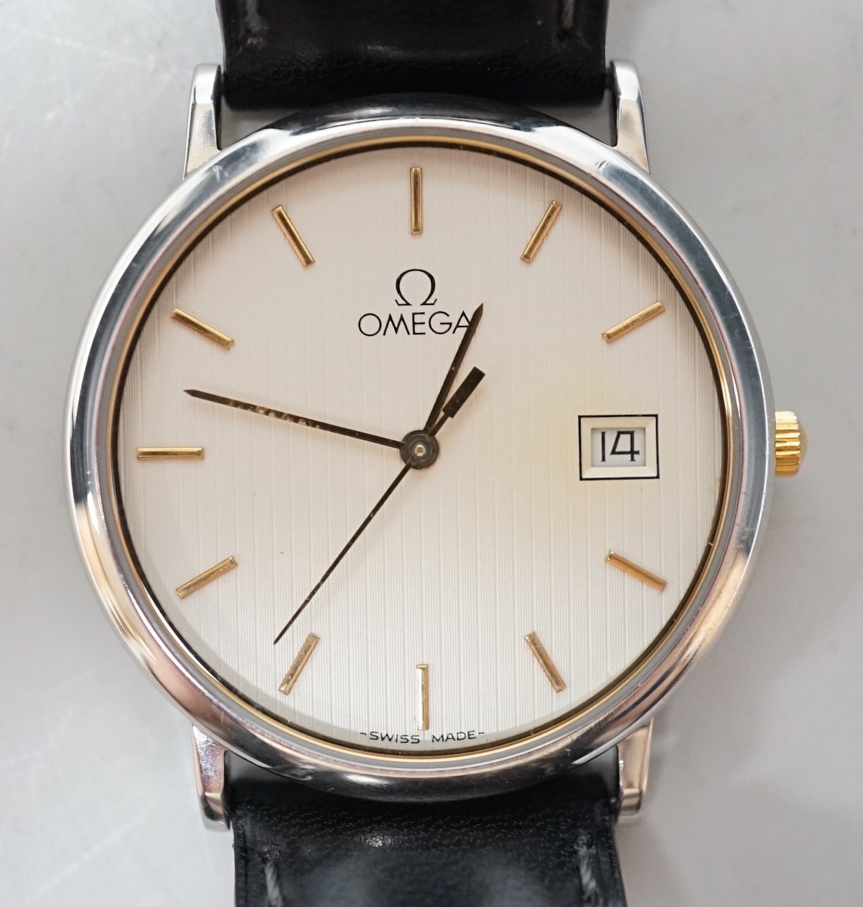 A gentleman's 1990's stainless steel Omega quartz dress wrist watch, with date aperture, case