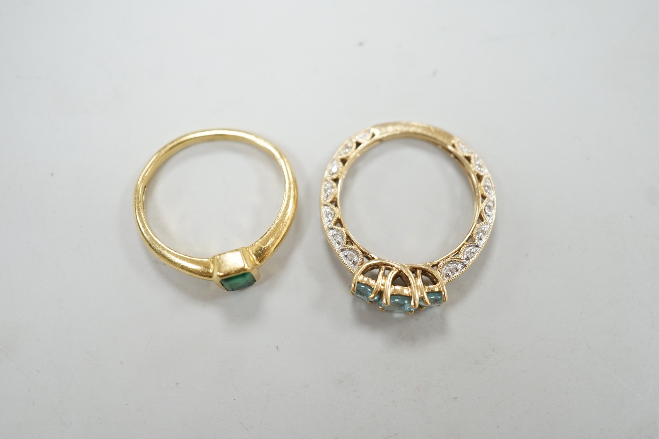 A modern 18ct gold and single stone emerald set ring, size M, gross weight 4 grams and a modern - Image 2 of 3