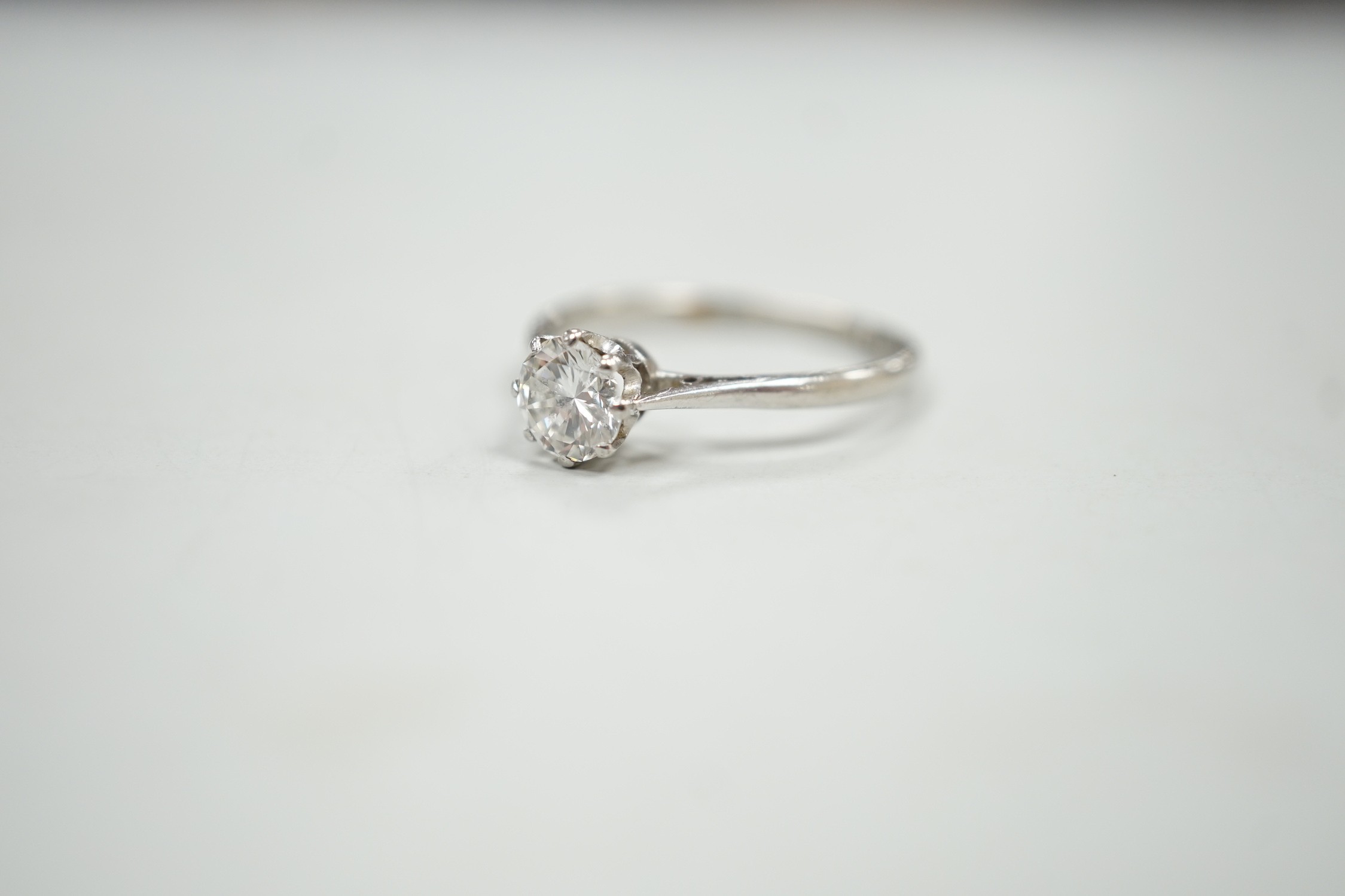 A white metal (stamped plat) and solitaire diamond ring, size P, gross weight 2.9 grams, the stone - Image 2 of 5