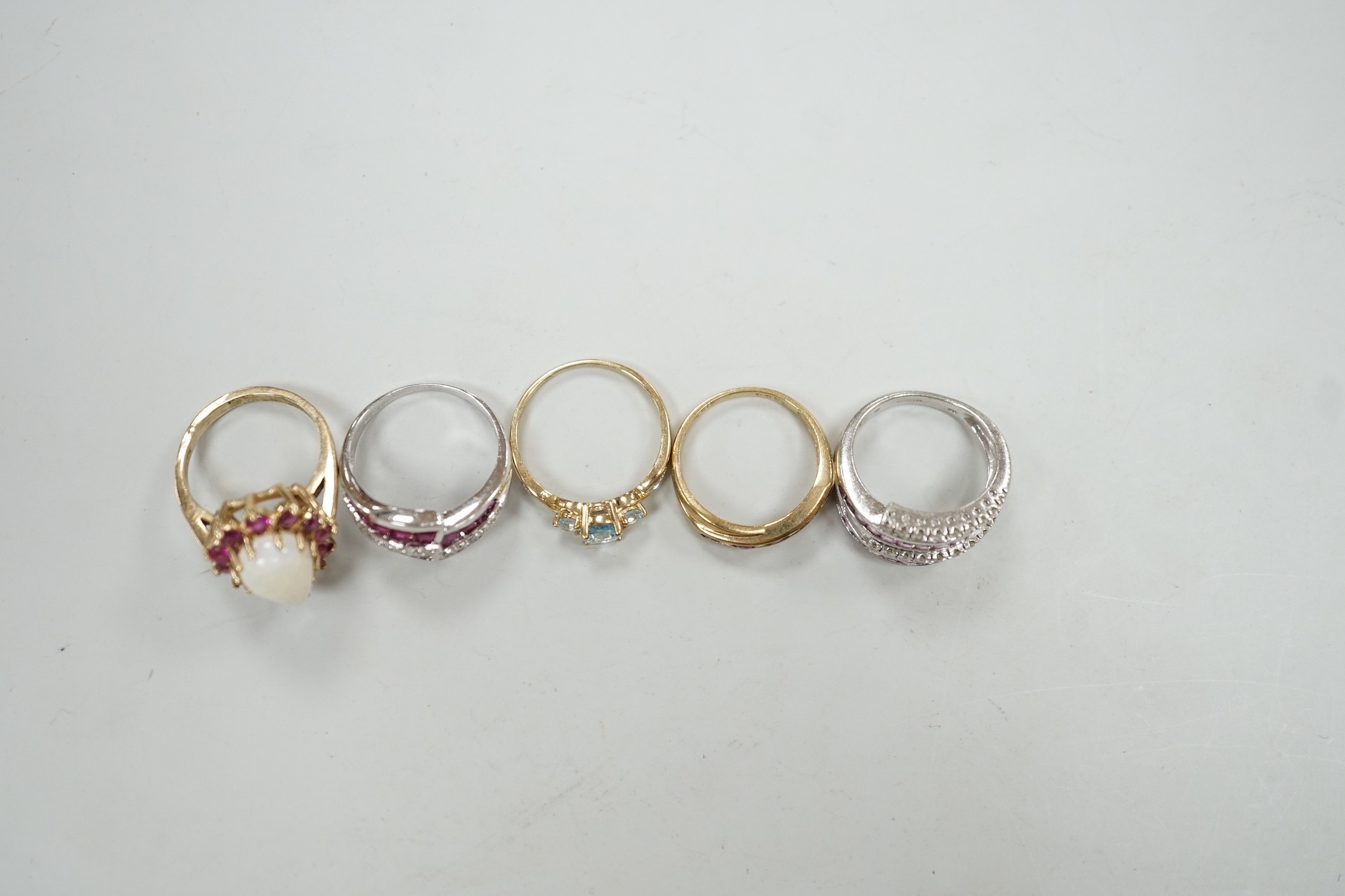 Five assorted modern 9ct gold and gem set dress rings, including ruby and diamond chip, gross weight - Image 7 of 7