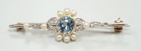 An Edwardian yellow metal, aquamarine, diamond and seed pearl set bar brooch, 40mm, gross weight 3