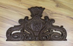 A carved oak coronet pediment / surmount, 77cm wide, 44cm high