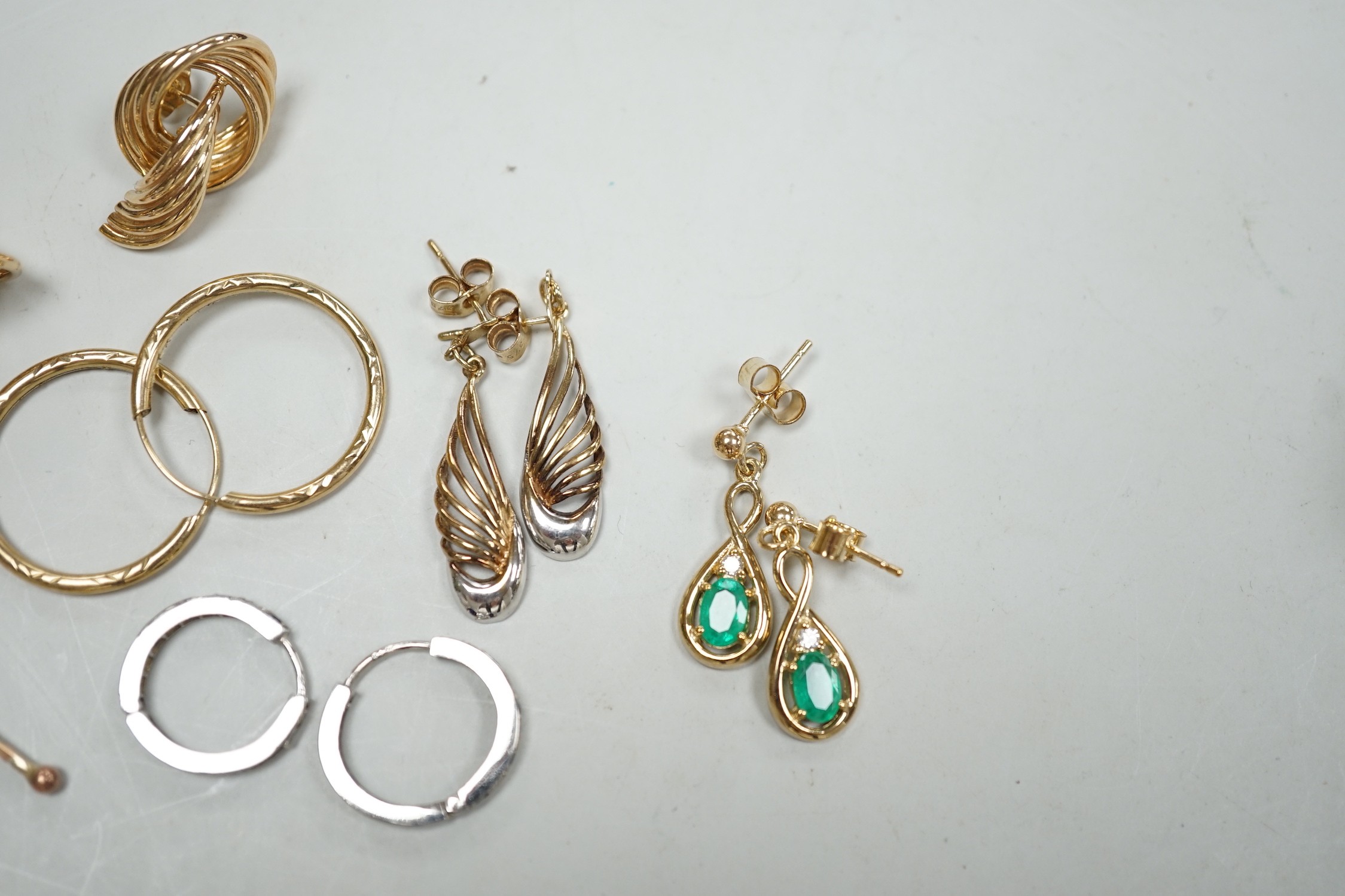 Two modern pairs of 375 earrings, a pair of 9ct, emerald and diamond set drop earrings and a pair of - Image 2 of 2