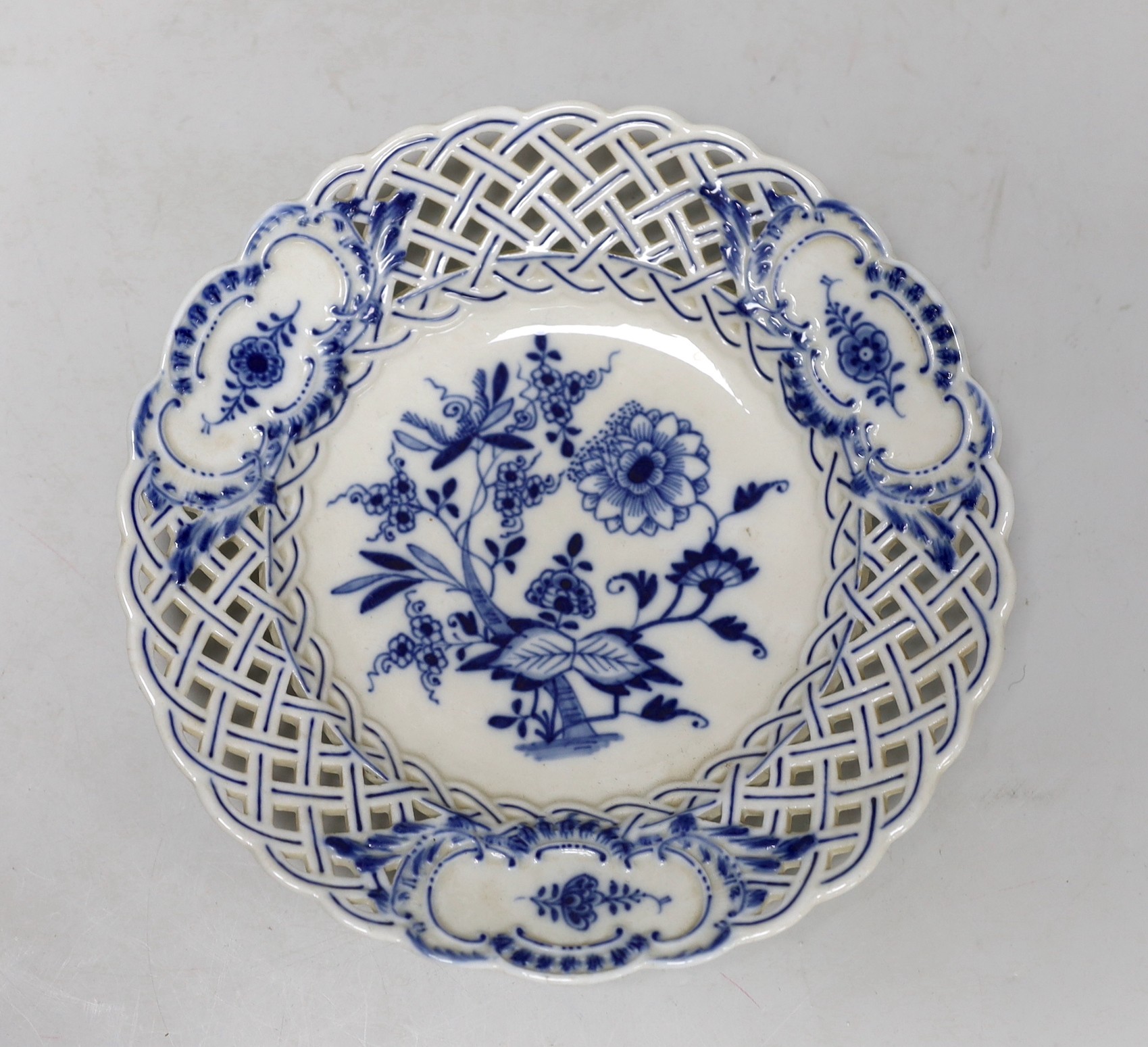 A pair of Meissen Onion pattern blue and white pierced porcelain dishes, 20cm diameter - Image 2 of 2