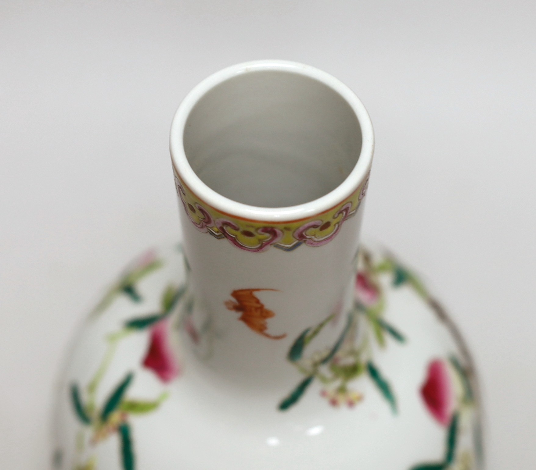 A small Chinese peach decorated bottle vase, 23cm high - Image 2 of 2