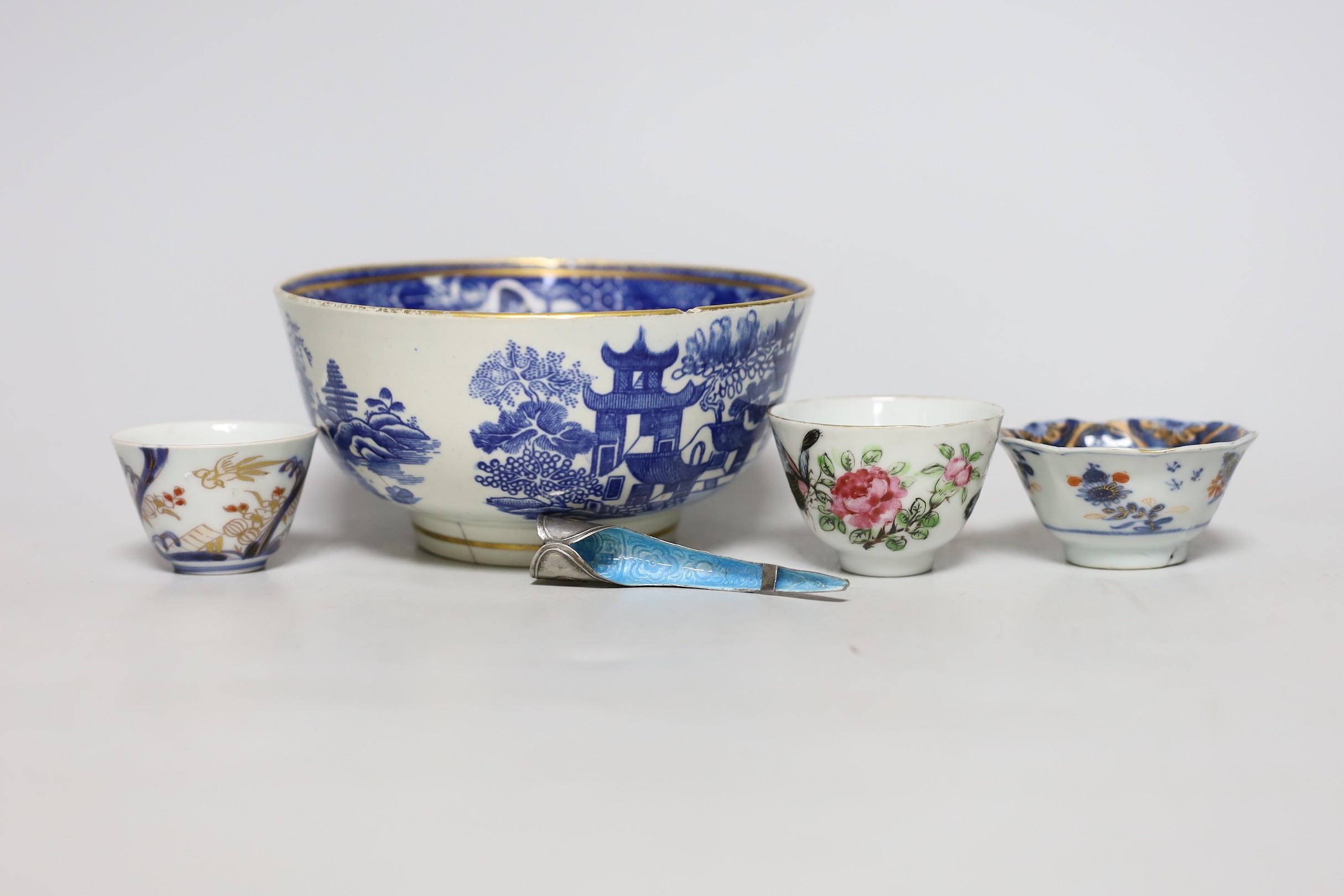 An English porcelain blue and white slop bowl, 15cm diameter, together with three miniature - Image 2 of 2