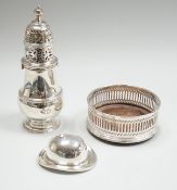 A George V Brittania standard silver baluster sugar caster, Daniel & John Welby, London, 1915, 15.