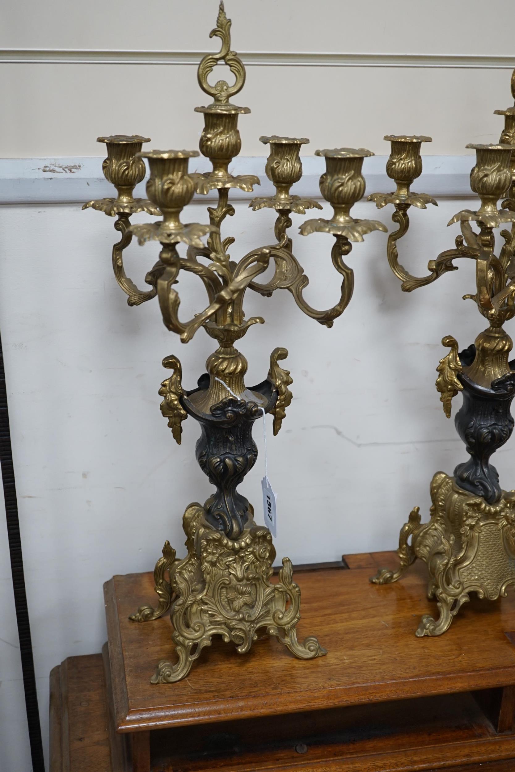 A pair of French brass five light candelabra, 58cm high - Bild 2 aus 3
