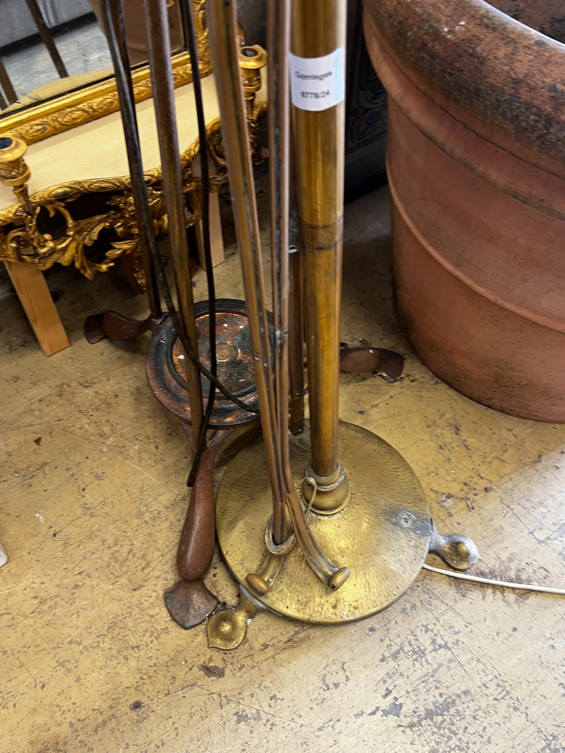 Two Art Nouveau copper and brass standard lamps - Bild 2 aus 3