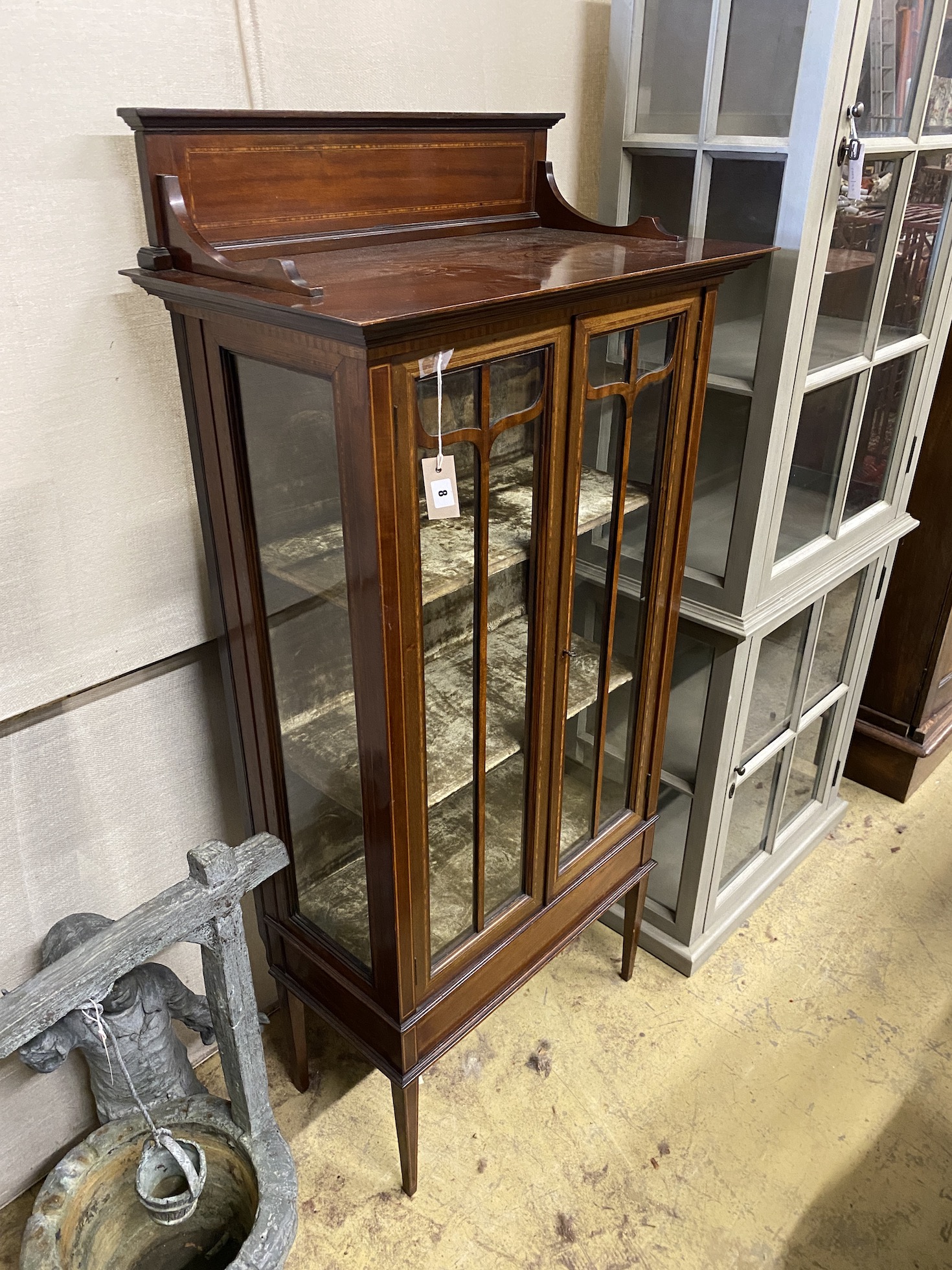 An Edwardian satinwood banded mahogany display cabinet, width 77cm, depth 40cm, height 157cm - Image 2 of 2