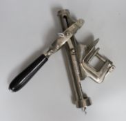 A rapid bar corkscrew