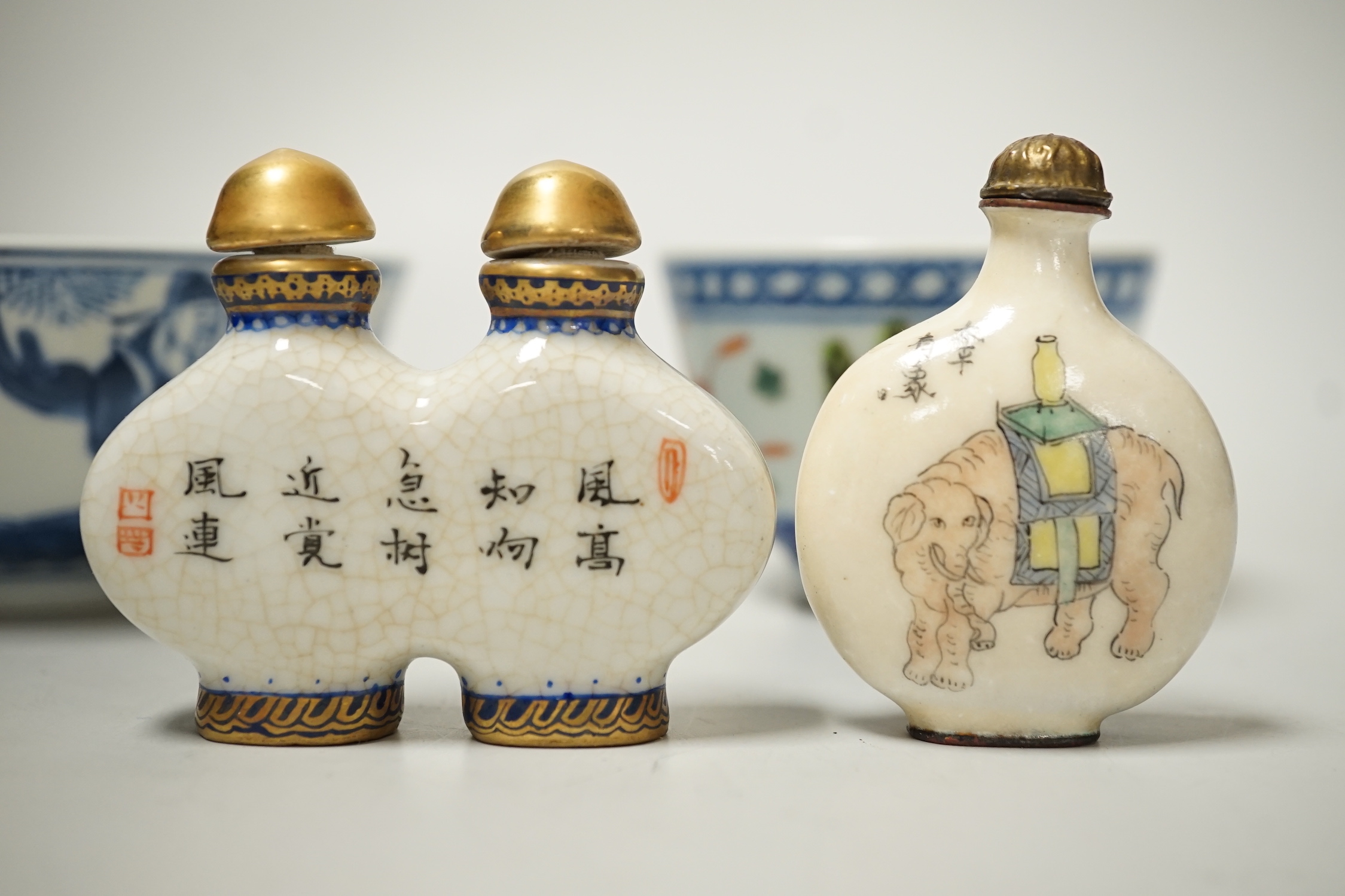 A 19th century Chinese blue and white bowl, an enamelled goldfish cup and two snuff bottles - Image 4 of 11