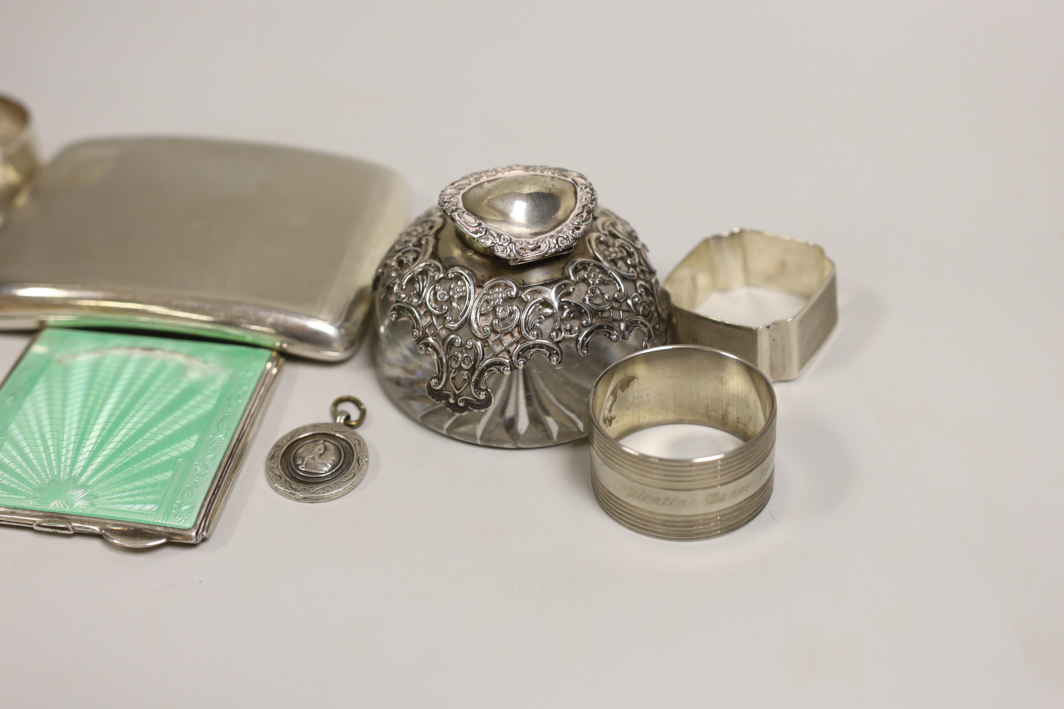 A quantity of mixed silver ware including a cigarette case and enamelled compact (a.f.), a mounted - Image 4 of 4