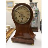 An Edwardian mahogany tear-drop mantel clock (K&P), 42cm